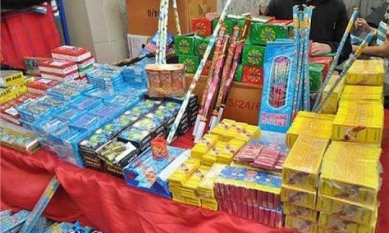 ضبط 10 ملايين قطعة ألعاب نارية بالفيوم