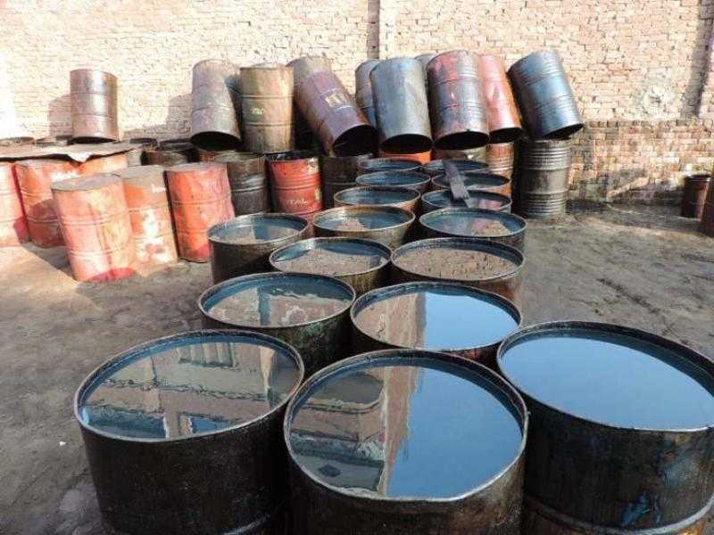 ضبط 6 أطنان ملح وزيت محركات مجهولة المصدر في الغربية