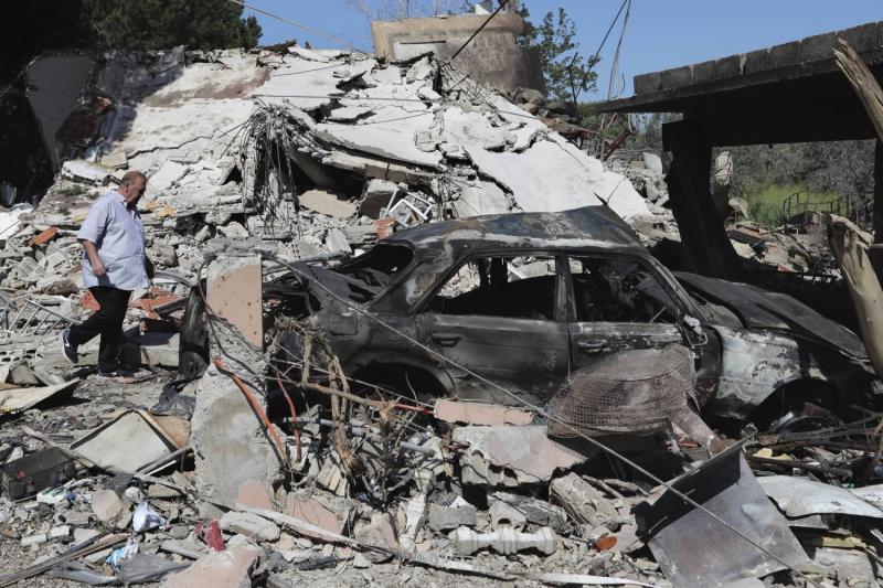 إعلام لبناني: جيش الاحتلال شن أكثر من 20 غارة على عدة مناطق جنوبي البلاد