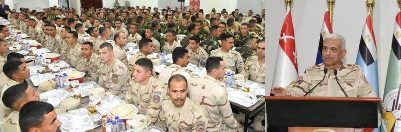 ​وزير الدفاع والإنتاج الحربي يتناول وجبة الإفطار مع مقاتلي المنطقة المركزية العسكرية وقوات حرس الحدود والمظلات