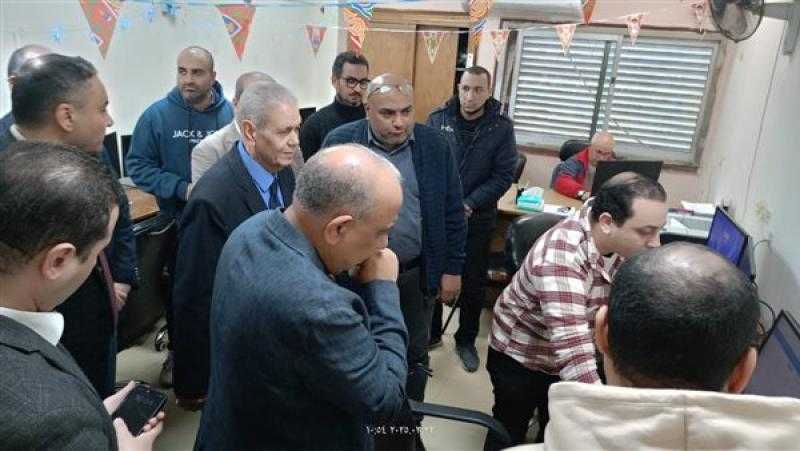 وزير الكهرباء يتفقد شمال القاهرة للتوزيع ويتابع خطة العمل بالعطلات الرسمية