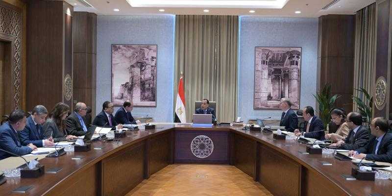 رئيس الوزراء يتابع جهود تلبية احتياجات المواد البترولية ومعدلات إنتاج الغاز والزيت الخام