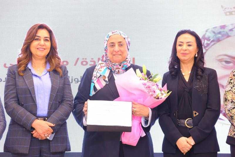 وزيرة التنمية المحلية: وراء كل أم مثالية قصة عظيمة وتضحيات كبيرة قدمتها لأسرتها