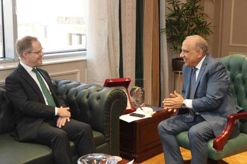 الكهرباء: العمل على زيادة مشاركة الشركات البريطانية في مشروعات الكهرباء