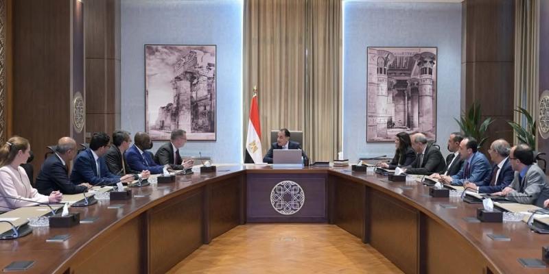رئيس الوزراء يستعرض ملامح اتفاق الخدمات الاستشارية لتوسيع نطاق مُشاركة القطاع الخاص في إدارة وتشغيل المطارات