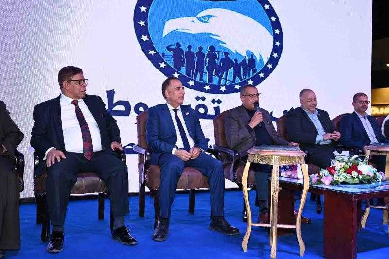 محافظ جنوب سيناء يكرم الأمهات المثاليات والفائزين برحلات عمرة وأوائل الطلبة