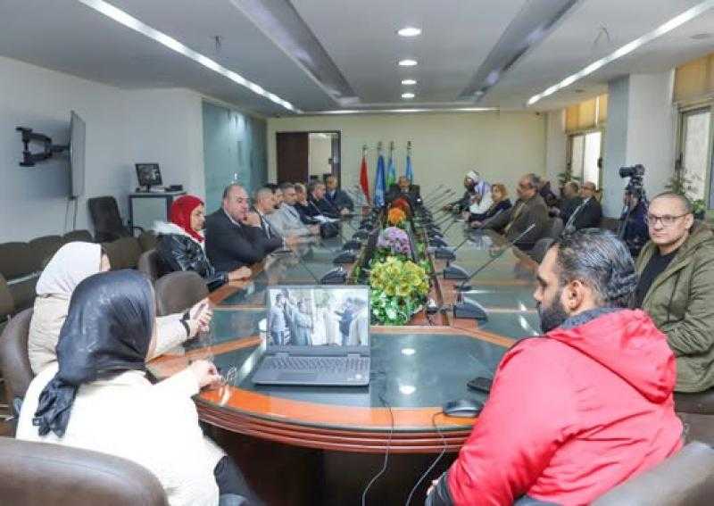 شركة الصرف الصحي بالإسكندرية تبحث دعم المناطق غير المخدومة