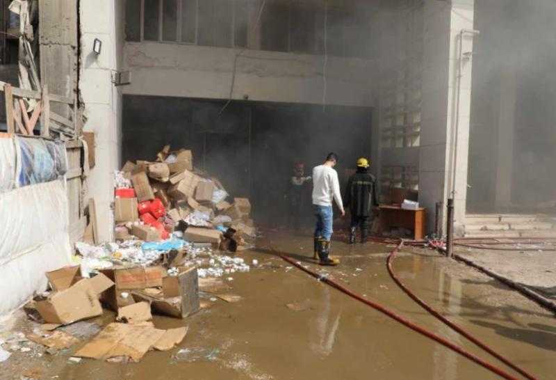 محافظ القاهرة يشرف على أعمال إطفاء حريق مخزن أدوية بالأزبكية