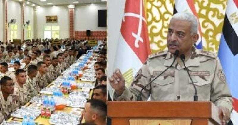 وزير الدفاع يشارك مقاتلى الجيش الثانى الميدانى تناول وجبة الإفطار