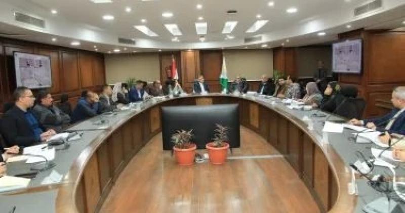 محافظ الجيزة يعقد لقاء المواطنين الدورى لبحث الشكاوى المقدمة