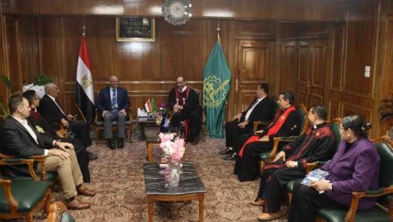 محافظ القليوبية يستقبل وفد الكنيسة الإنجيلية بشبرا الخيمة للتهنئة بعيد الفطر