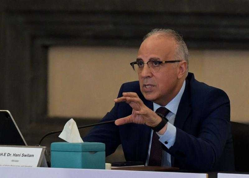 وزير الري يبحث الموقف المائي وحالة الري بنطاق محافظة أسوان