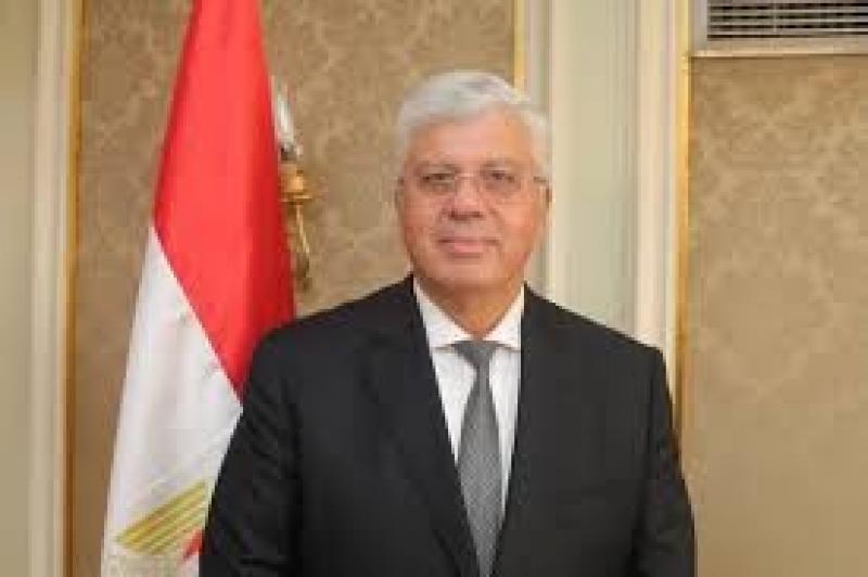 وزير التعليم العالي يترأس اجتماع مجلس أمناء جامعة جنوب الوادي الأهلية