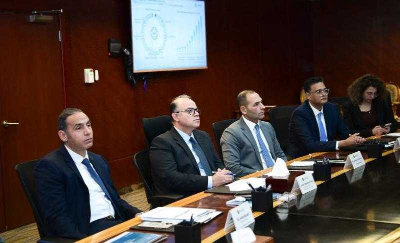رئيس الرقابة المالية يلتقي الفائزين بتحدي بحوث جمعية خبراء الاستثمار (CFA Society Egypt) قبل مشاركتهم في التصفيات الأوروبية والأفريقية