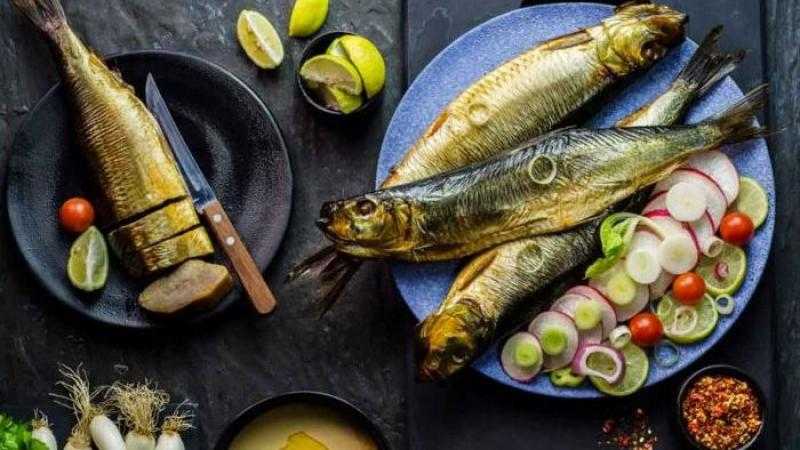 استشاري تغذية يحذر من الإفراط في الفسيخ خلال العيد