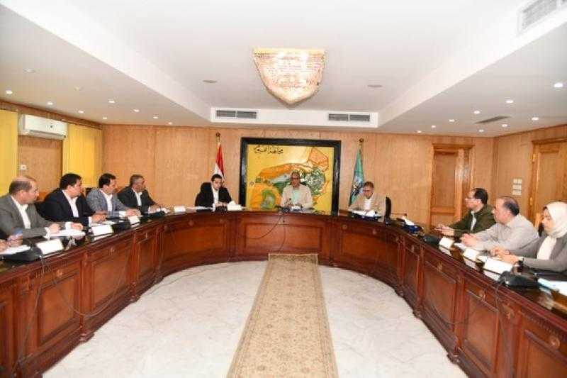 محافظ الفيوم يتابع معدلات تنفيذ مشروعات الخطة الاستثمارية لعام 2024/2025