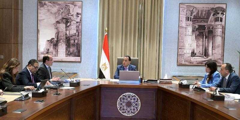 رئيس الوزراء يتابع مع وزير المالية عددا من ملفات العمل