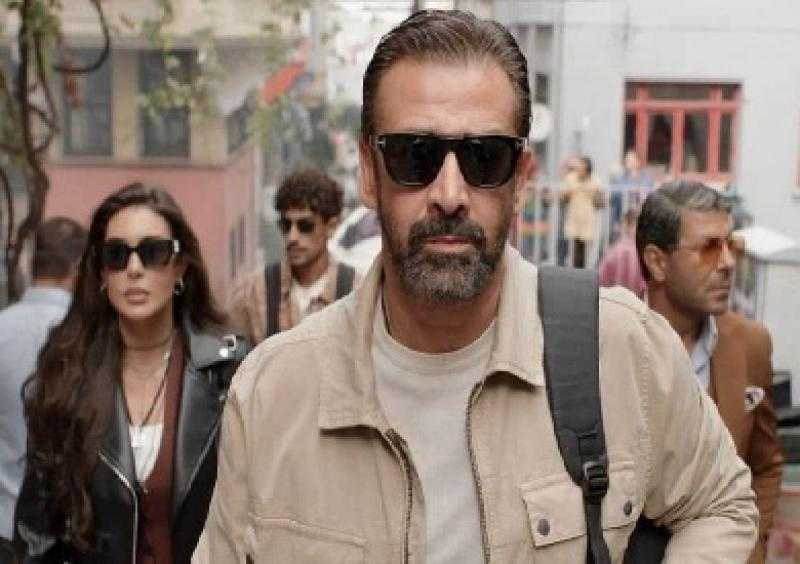 كريم عبد العزيز ينشر بوستر فيلم «المشروع x»