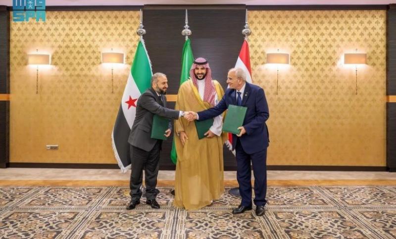 السعودية تستضيف اجتماعًا بين وزير الدفاع السوري ونظيره اللبناني لتنسيق وتعزيز التعاون الثنائي