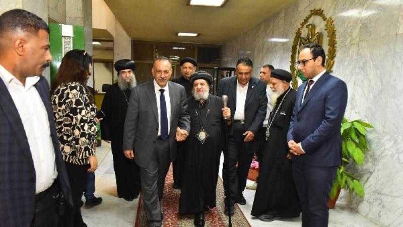 محافظ أسيوط يستقبل المهنئين بعيد الفطر المبارك