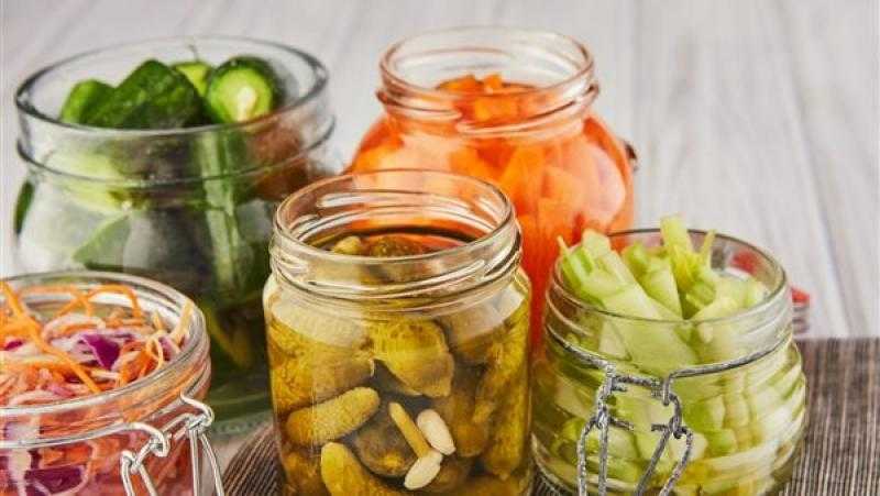 فوائد مذهلة للأطعمة المخمرة.. تعرف عليها
