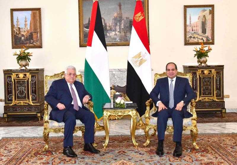 الرئيس السيسي يتلقي اتصالا هاتفيا من أبو مازن بمناسبة حلول عيد الفطر المبارك