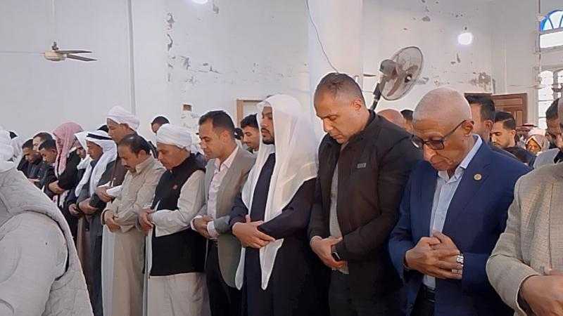 محافظ شمال سيناء يؤدي صلاة العيد بالشيخ زويد