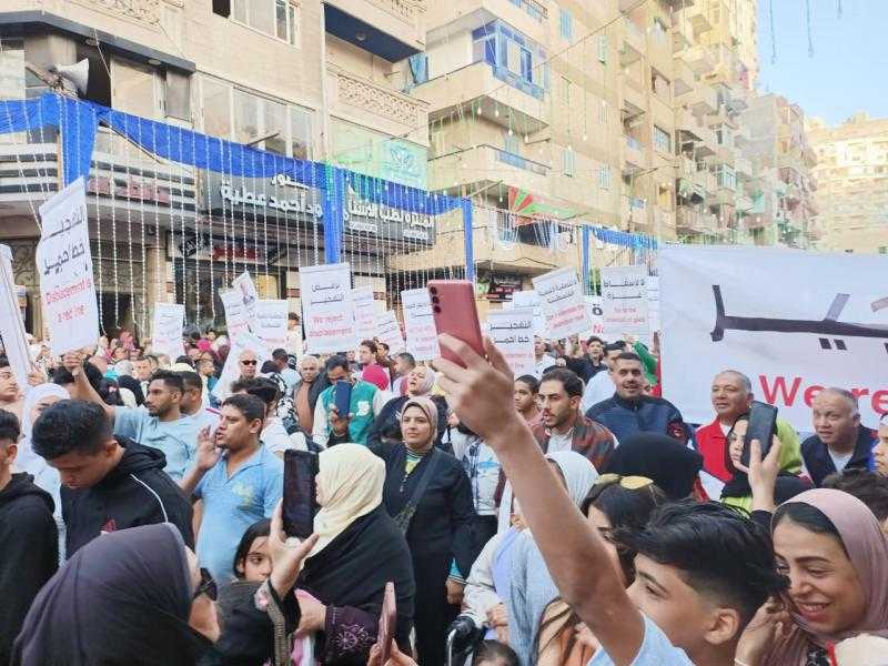 وقفة تضامنية مع الشعب الفلسطيني أمام جامع المندرة بالإسكندرية| صور