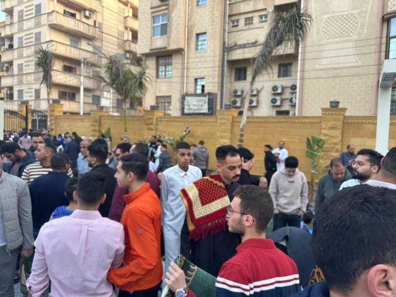 أبناء كفرالشيخ يؤدون صلاة عيد الفطر المبارك بالمدن والقرى | صور