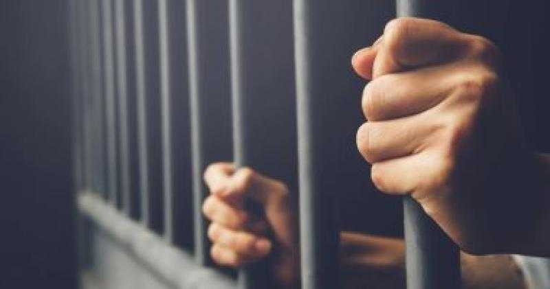 القبض على 3 أشخاص صوروا مقاطع منافية للآداب ونشروها على حسابتهم الشخصية