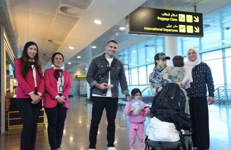 مطار القاهرة الدولي يشارك المسافرين فرحتهم بعيد الفطر المبارك