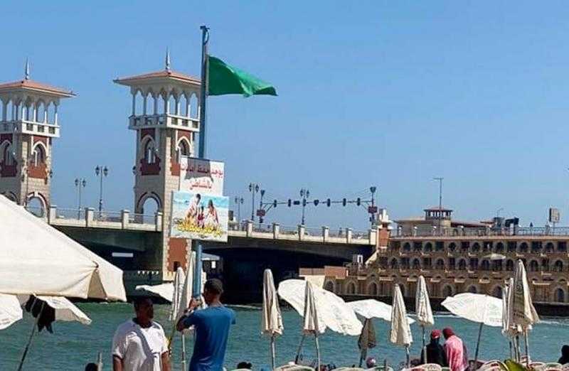 عودة الرايات الخضراء.. تعرف على حالة شواطئ الإسكندرية ثالث أيام العيد
