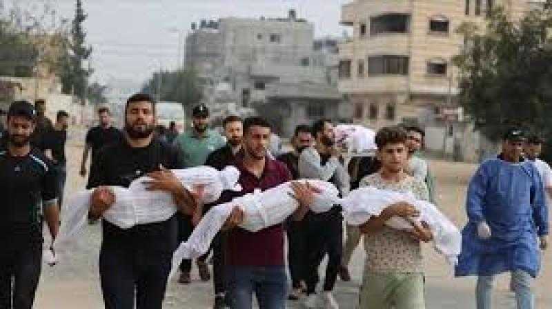 أسفرت عن 19 شهيدا بينهم 9 أطفال.. الخارجية الفلسطينية تدين مجزرة ”عيادة الأونروا” في جباليا