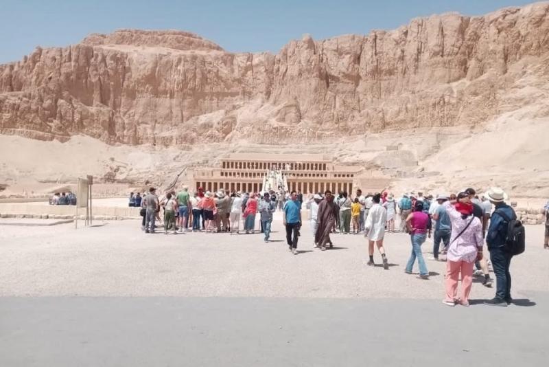 السياحة: المتاحف والمواقع الأثرية تشهد إقبالًا كبيرًا من الزائرين خلال عطلة عيد الفطر المبارك