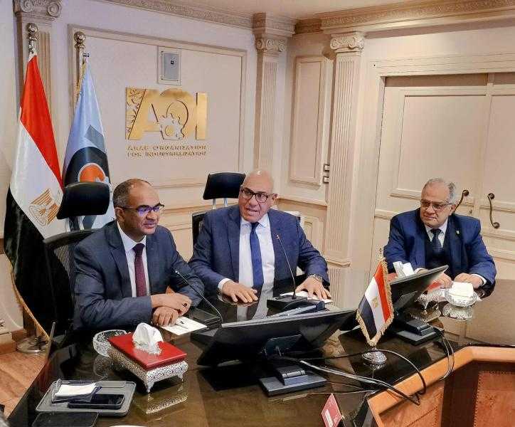نائب وزير الإسكان ورئيس العربية للتصنيع يتابعان تنفيذ مشروعات مياه الشرب بـ” حياة كريمة”