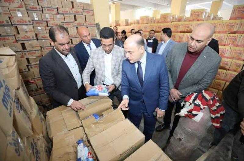 محافظ كفر الشيخ يتابع توافر السلع الغذائية بأسعار مخفضة في دلتا ماركت