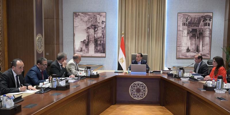 رئيس الوزراء يتابع عددا من الموضوعات المتعلقة بملف الطاقة