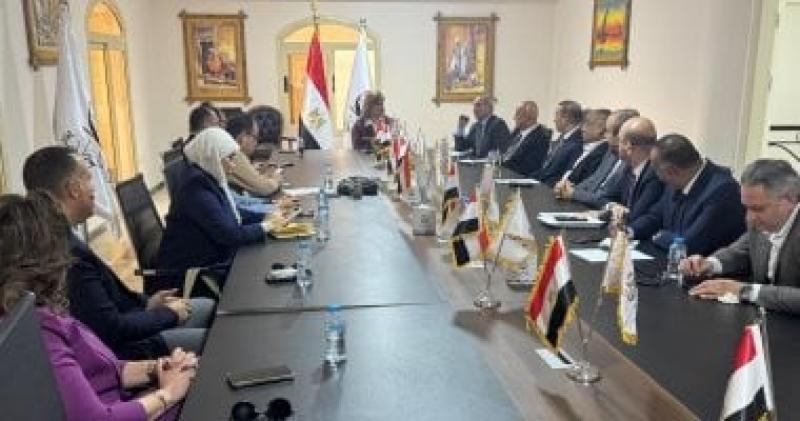 أمانة النقابات المهنية بحزب الجبهة تستعرض خطة عملها