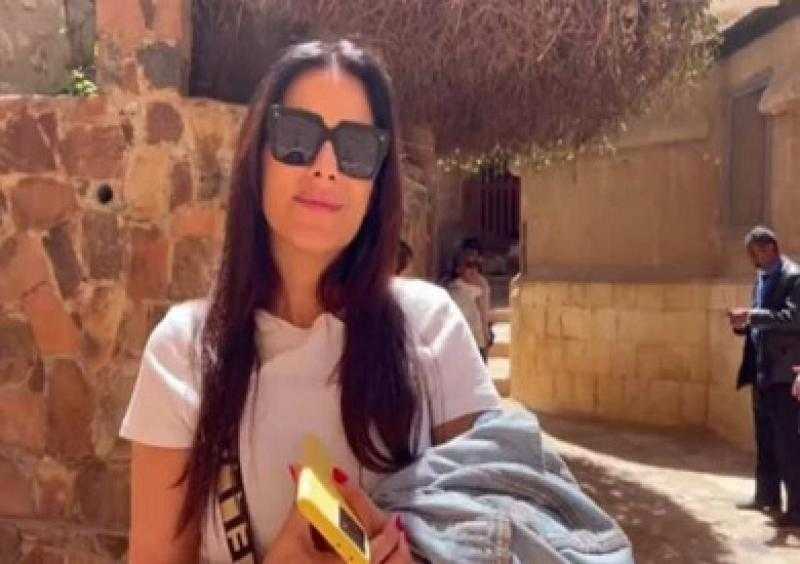إنجي المقدم خلال زيارتها لدير سانت كاترين: جوهرة السياحة في مصر