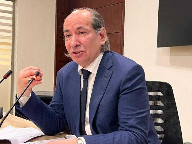 خالد قنديل: القرار الأمريكي بفرض رسوم جمركية يستلزم تحركًا إستراتيجيًا عاجلًا