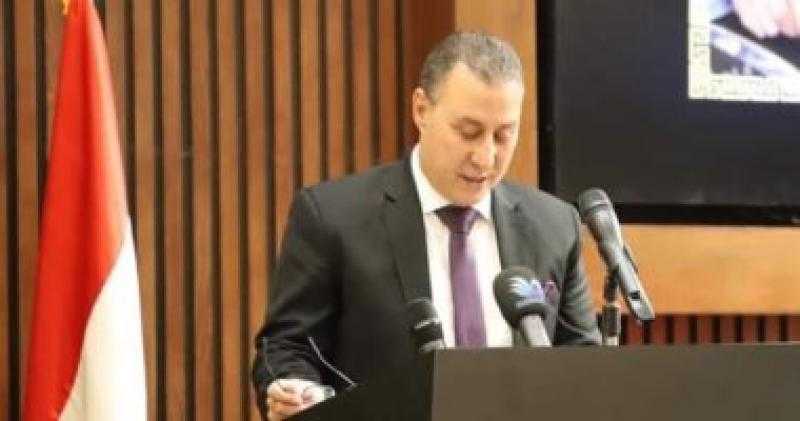 اتحاد العمال: توجيهات الرئيس بتوطين الصناعة طوق نجاة من فخ جمارك ترامب
