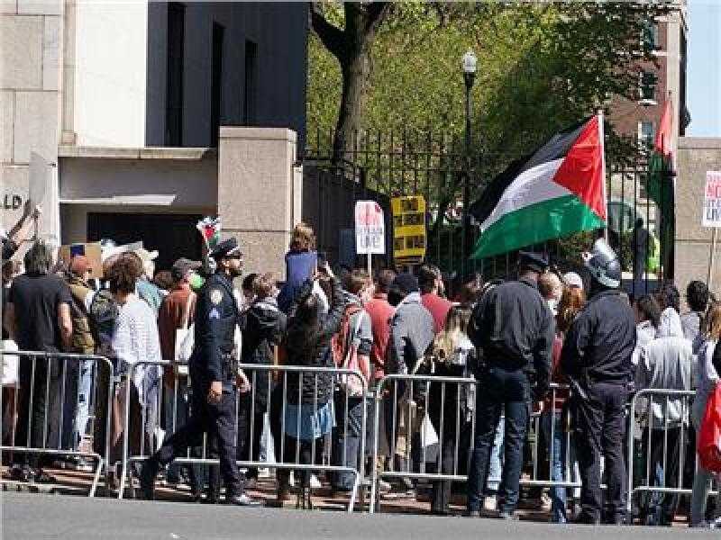 بعد احتجاج موظفة مايكروسوفت.. متظاهرون يهتفون الحرية لفلسطين بمقر الشركة
