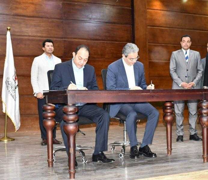 لمجابهة الشائعات وبناء الوعي.. وزير الشباب والرياضة يشهد توقيع بروتوكول تعاون مع نقابة الإعلاميين