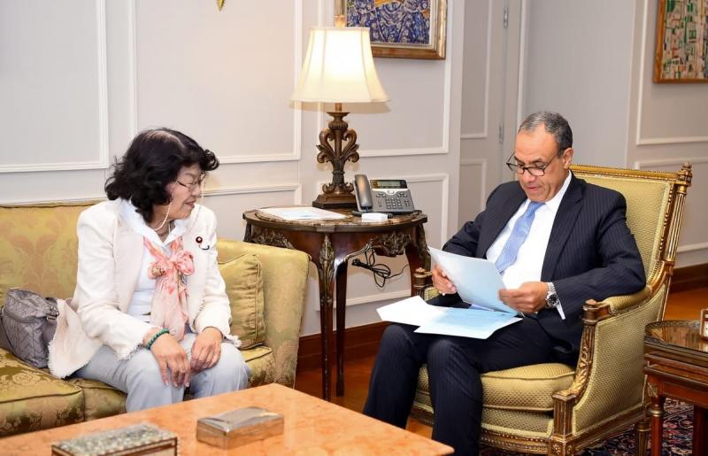 وزير الخارجية والهجرة يلتقي بعضو مجلس النواب الياباني