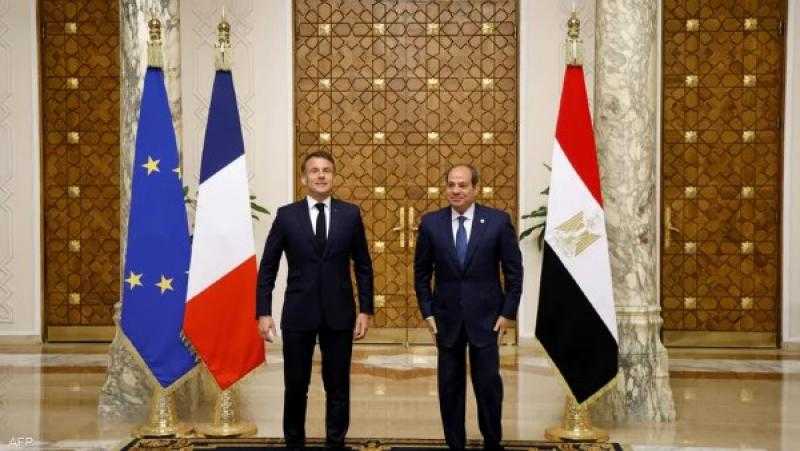 الرئيس السيسى وماكرون يصلان العريش.. بعد قليل