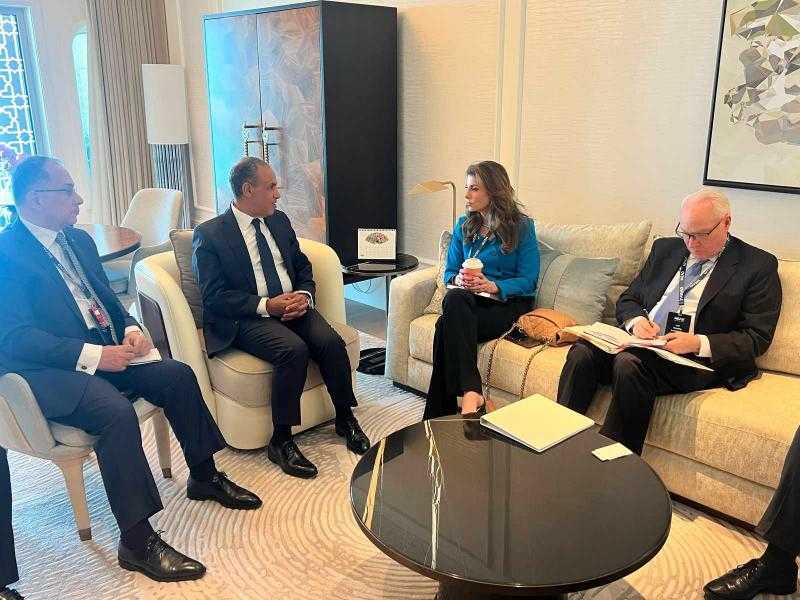 وزير الخارجية يبحث مع نائبة المبعوث الأمريكي للشرق الأوسط التطورات الأخيرة في قطاع غزة والضفة الغربية