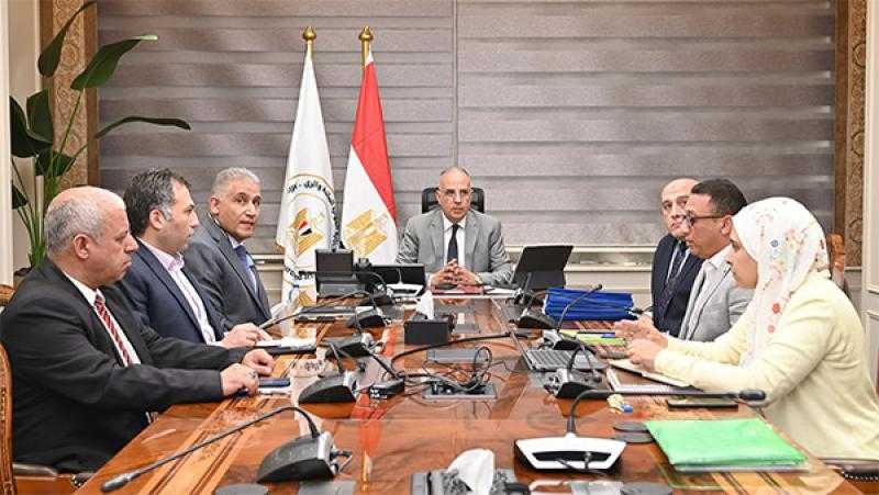 وزير الري يتابع أعمال قطاع المياه الجوفية | صور