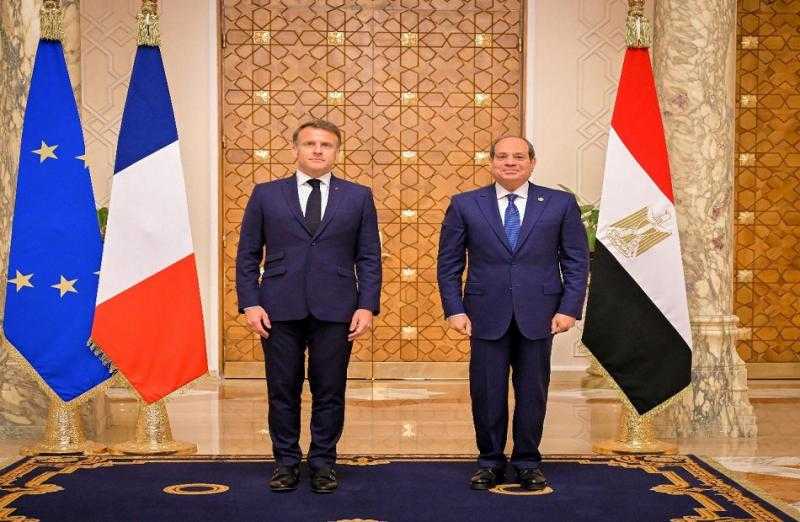 الرئيس السيسي ونظيره الفرنسي ماكرون يتفقدان مستشفى العريش العام
