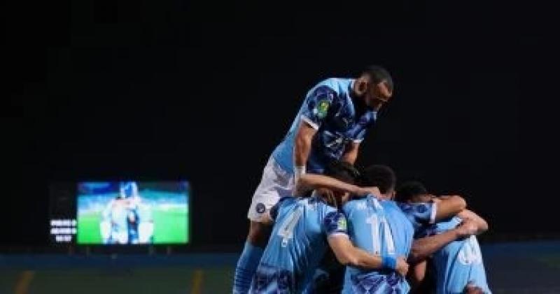 بعثة بيراميدز تتعرض لاستفزازات من جماهير الجيش الملكى أثناء فترة الإحماء