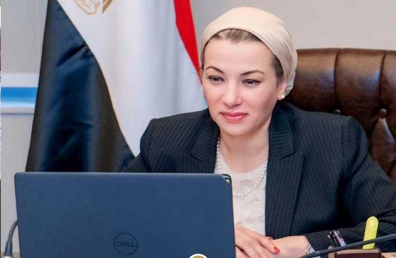 وزيرة البيئة توجه بضرورة متابعة تنفيذ برنامج المنح الصغيرة بالمحافظات